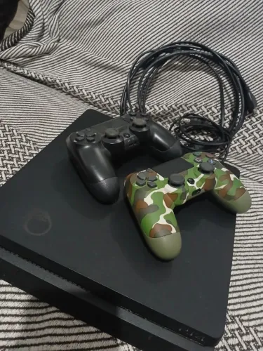 PlayStation 4 Slim 1TB