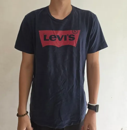 camiseta levis logo