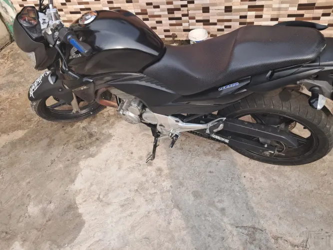 Vende se CB300r