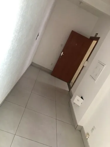Alugo Sala Excelente Para Escritórios, Lojas de Sua Preferência 