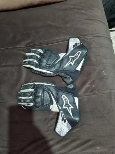 LUVAS ALPINESTARS E REVIT 