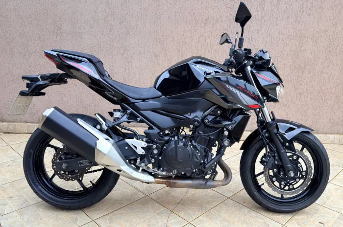 Z400 2024 com apenas 3 mil km