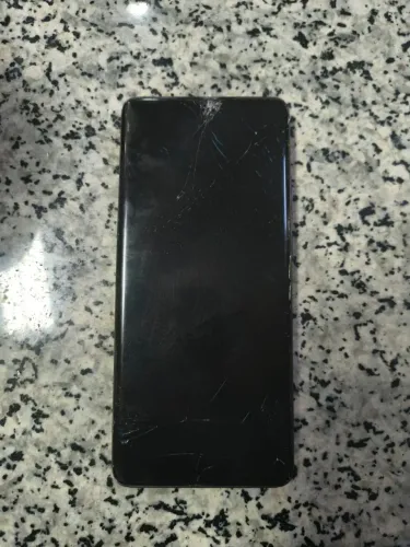 Moto Edge 40 neo danificado