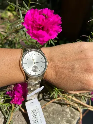 Relogio DKNY dourado original e novo