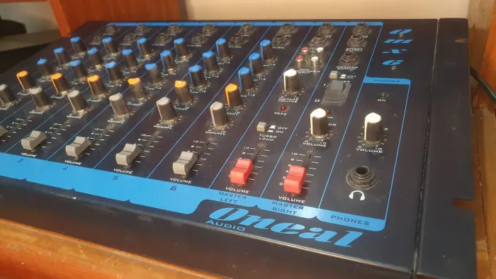 Mesa de som. Oneal Compact Mixer Line - OMX 6