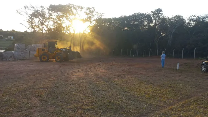 Limpeza de terreno e demolição 