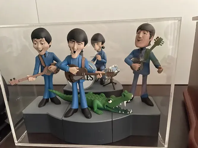 Boneco Beatles cartoon