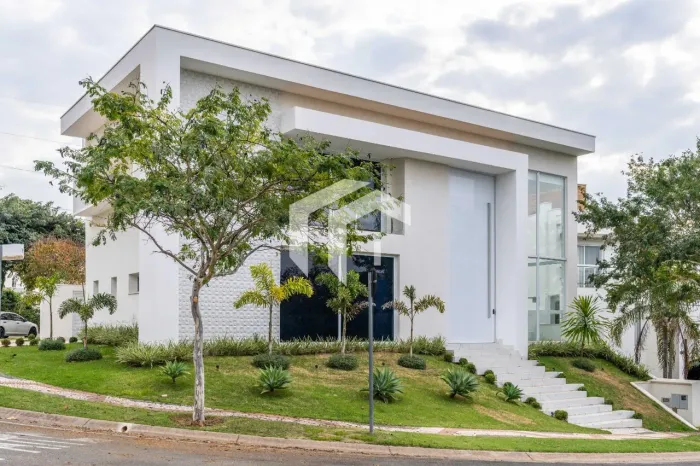 CASA PARA VENDA OU LOCAÇÃO EM CONDOMÍNIO FECHADO NA ENTRADA DE SOUSAS, EM CAMPINAS.