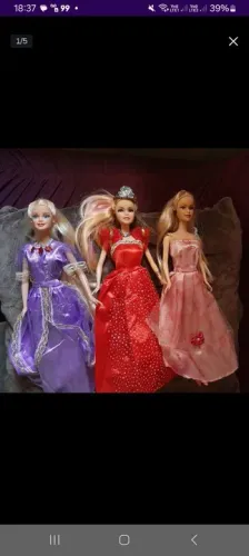 Três lindas bonecas