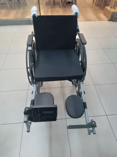 Cadeira com elevação de pernas