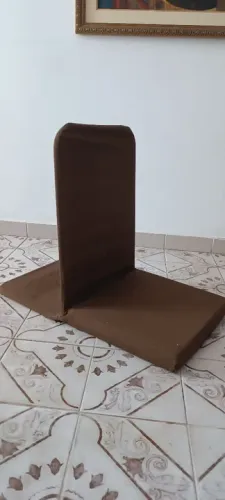 Banco dobrável para meditação - marrom