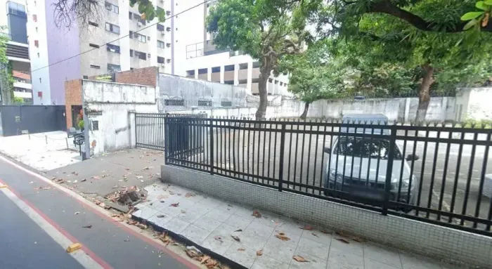 TERRENO NA RUA BARBOSA DE FREITAS