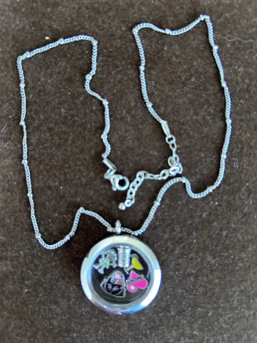 Relicario / capsula / Charm para cápsula / liquidação