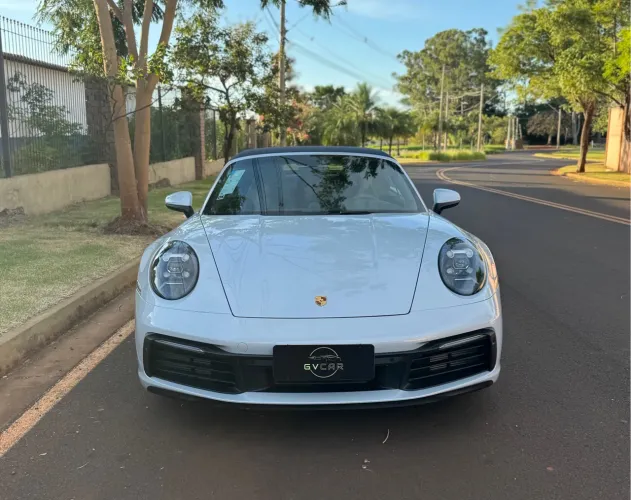 Porsche 911 Carrera Cabriolet 2024