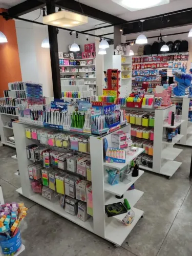 Ilha Canaletado duplo com prateleiras Com rodinhas + Tampo de Vidro