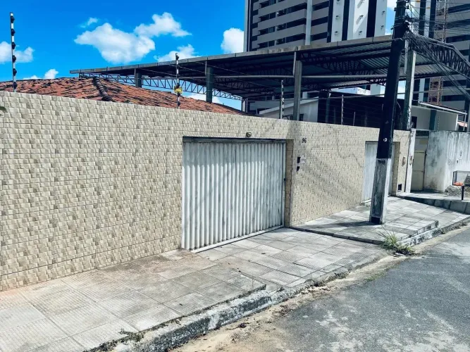 Casa mobiliada, 05 quartos - Mangabeiras