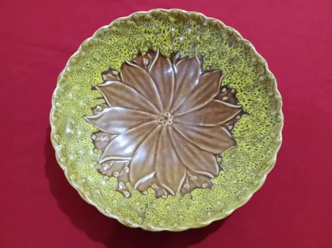 Louça de Mesa Antiga em Cerâmica com Suspensório