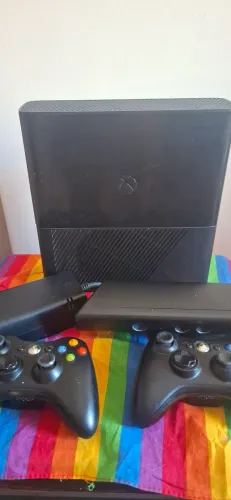 XBOX 360 + diversos jogos