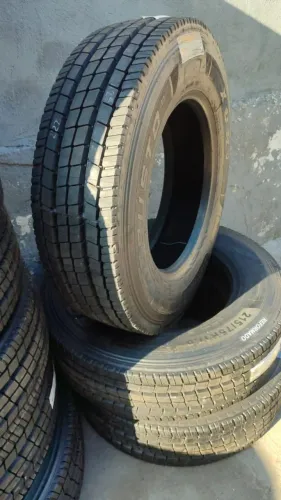 PNEU 215/75R17,5 RECAPADO