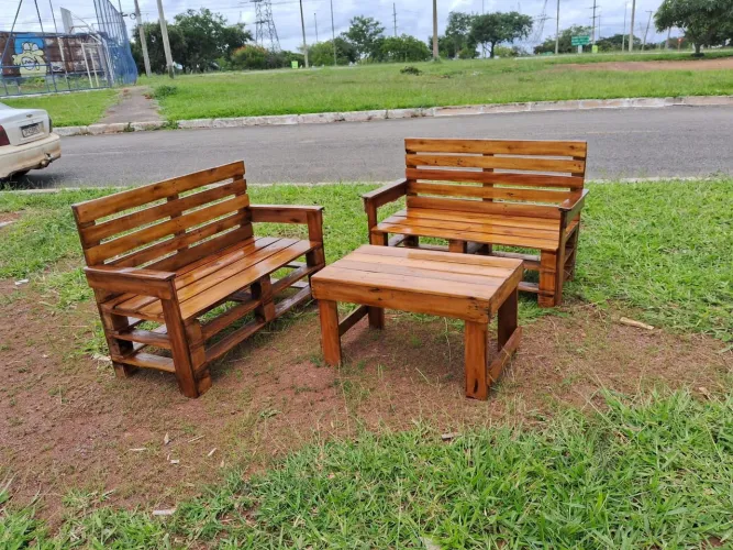 Bancos em paletes