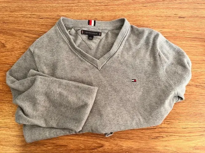 Suéter Clássico Gola V - Tommy Hilfiger