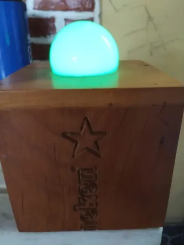 reynekem luminoso de madeira com lampada e fonte de alimentaçaõ muito raro