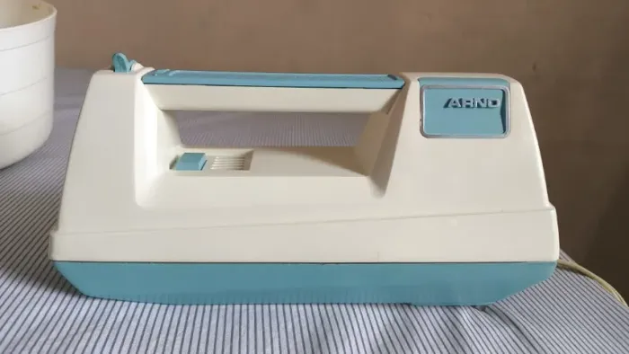 Batedeira Antiga Arno Azul 127v