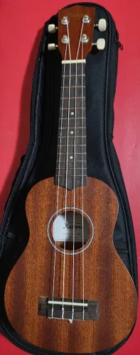 Ukulele Kalani Soprano modelo 8135 com Capa em estado de novo!!!