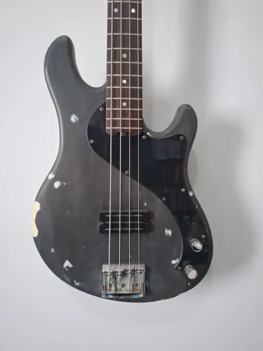 Fender Dimension Modern Player (precisa reformar)