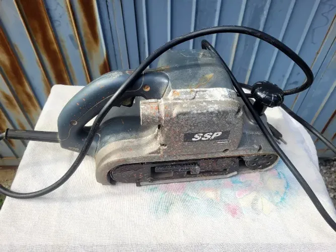 Lixadeira de cinta Makita MBS401 (Makita M9400B)