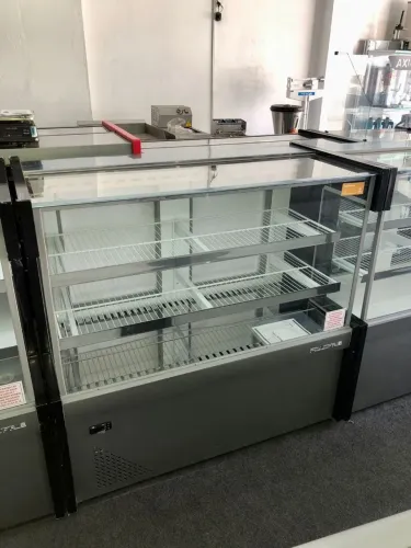 Balcão para confeitaria de 1.25 da Polofrio 