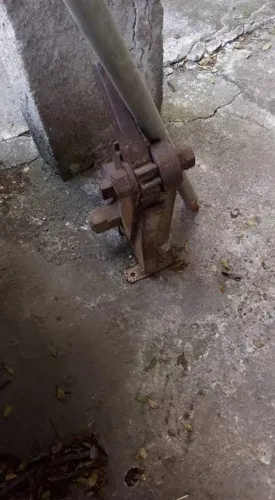 Corta vergalhao de 1/2 usado 