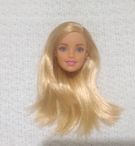 Cabeça de Barbie