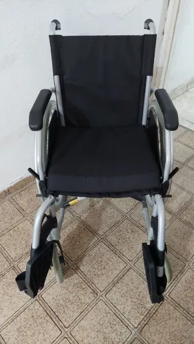 Cadeira rodas ,  rodas removíveis  Quick release