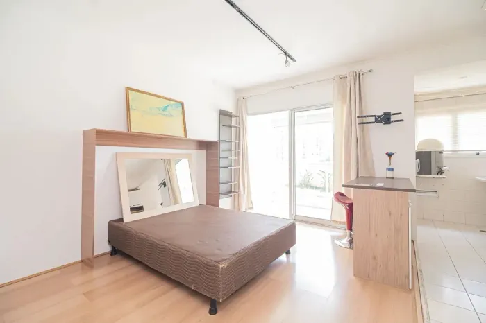 Imóvel para aluguel possui 33 metros quadrados com 1 quarto em Cidade Monções - São Paulo 