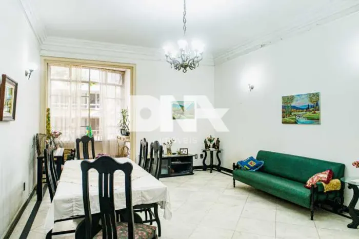 Apartamento - / Residencial / Copacabana