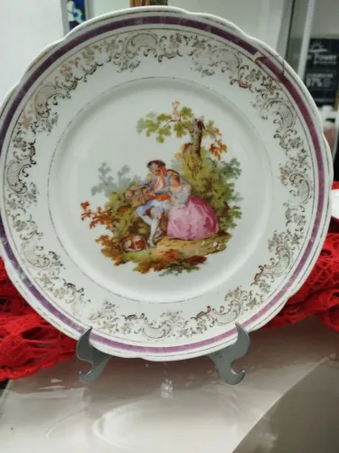 Antigo Prato  Ornamental em Porcelana da Real São Paulo 