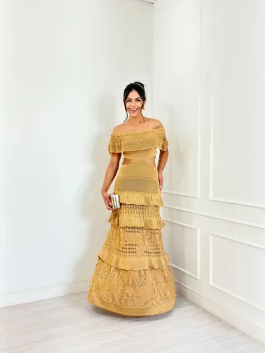 Vestido de tricot dourado 