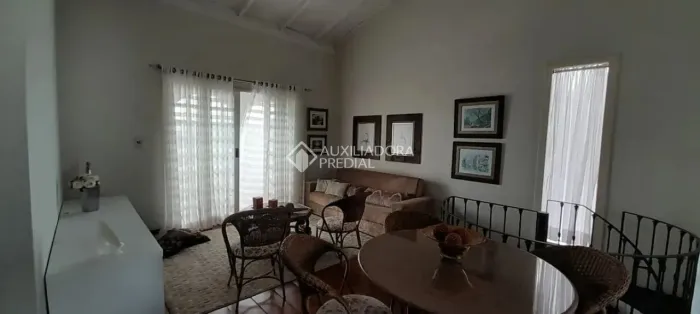 Casa 2 quarto(s), no bairro Monte Cristo