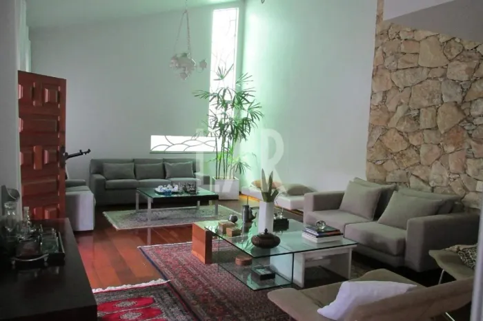 Casa à venda, 3 quartos, 1 suíte, 4 vagas, Santa Lúcia - Belo Horizonte/MG