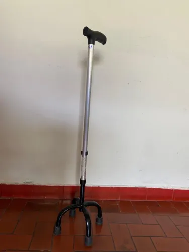 Bengala de Quatro Pontas - Mobilidade e Segurança