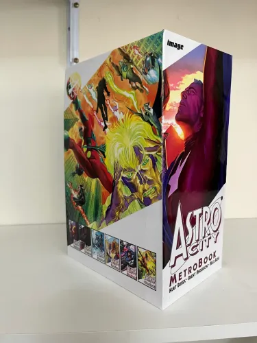 Hardbox para coleção Astro City Metrobook