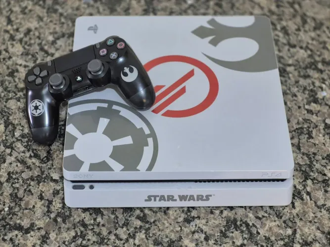 Playstation 4 slim edição limitada