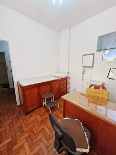 Sala Comercial Mobiliada de 18m² no Catete com Vaga