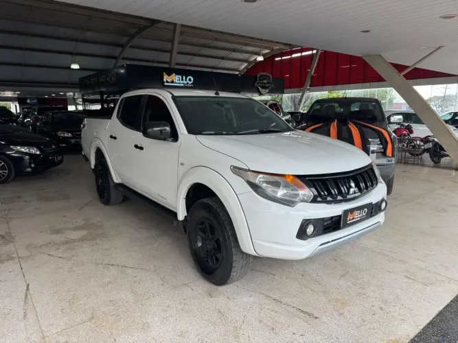 Mitsubishi L200 Triton Sport Outd. GLX 2.4 4X4 Mec. 2023