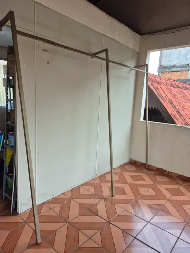 Arara de loja - 2,70 X 2,15
