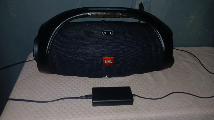 Caixa de som JBL boombox 2