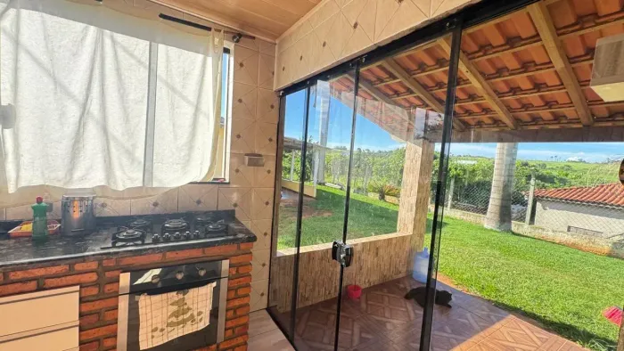 Imóvel para venda tem 1800 metros quadrados com 2 casas, área Rural de Quadra - - SP