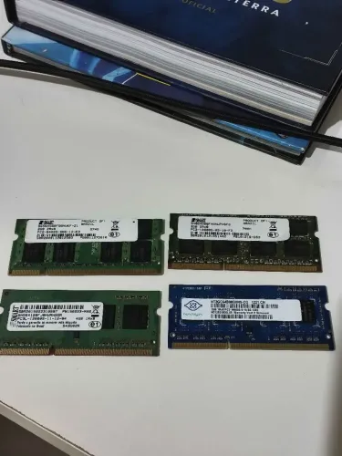 Lote 4 memórias RAM DDR3 e DDR2 de Notebook