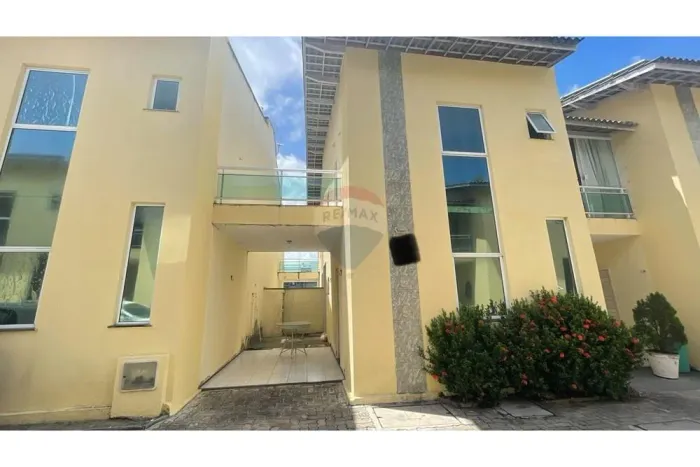 DUPLEX NO CONDOMINIO GIPSY RESIDENCE NA LAGOA REDONDA
